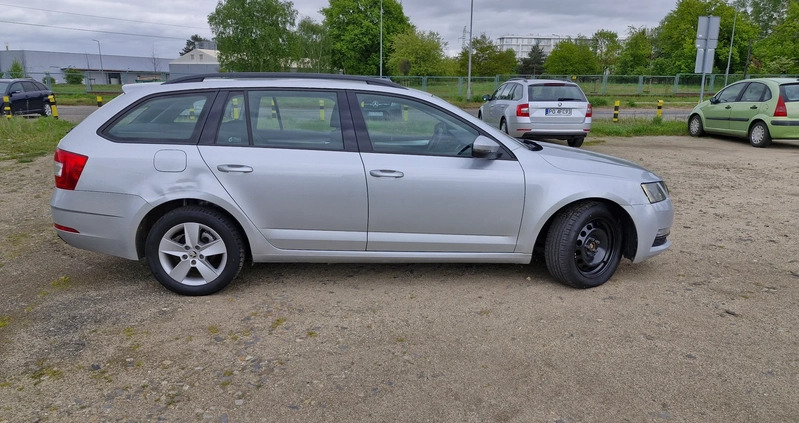 Skoda Octavia cena 39360 przebieg: 208000, rok produkcji 2018 z Góra małe 121